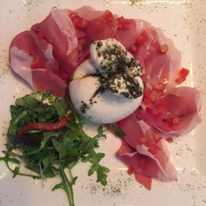Ensaladas - Burrata Especial