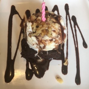 Postres - Brownie con Helado