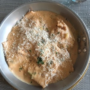 Raviolis de Salmon con queso Ricotta