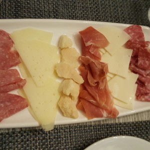 Tabla de Embutidos y Quesos