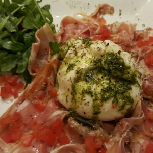 Ensaladas - Burrata Especial