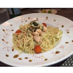 vermicelli con salmon y zuccini