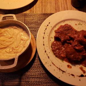 Ossobuco de Res con Linguini a la Crema