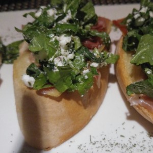 Antipasti - Bruschetta al Caprino