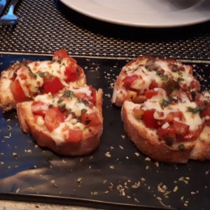 BROCHETAS ENTOMATADAS