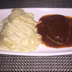 Lomo con pasta 4 quesos
