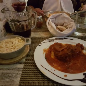 osobuco con linguini en salsa blanca