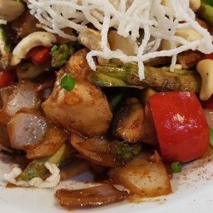 Stir fry de pollo con vegetales