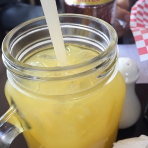 jugo de naranja natural