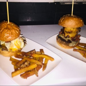 sexy burger y solomons burger 