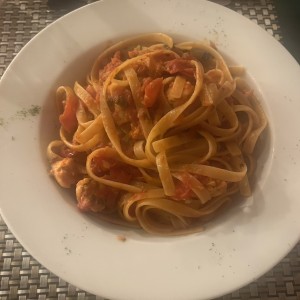 Pollo con fetuchini
