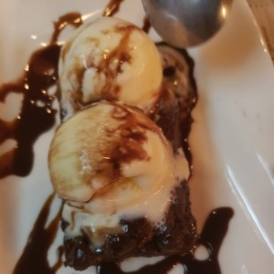 brownie con helado