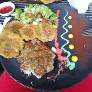 Filete de pescado al ajillo