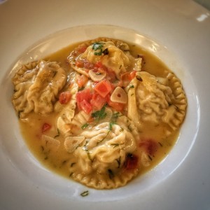Raviolis de cerdo con platanos