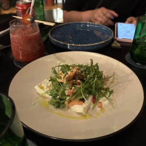 Burrata y tomate rostizados