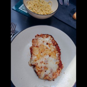 Milanesa de res parmesano
