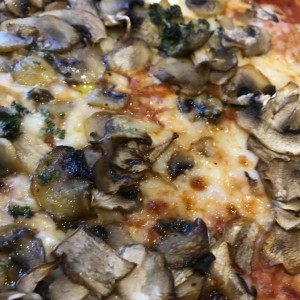 pizza de hongos al ajillo