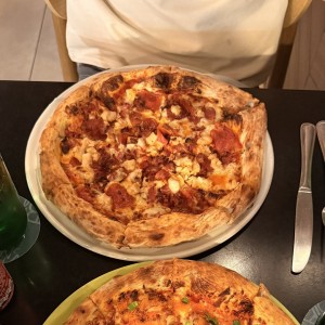 Cuatro Carnes Pizza