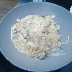 Spaghetti con lomitos de res
