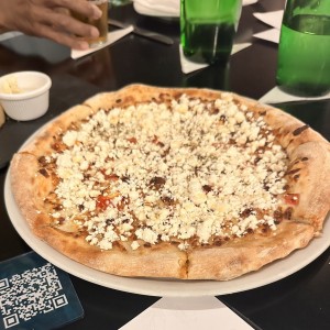 Tomate y queso feta y miel