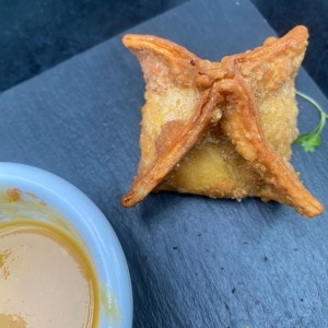 Wonton de queso y frijoles