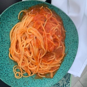 Spaghetti free gluten en salsa roja