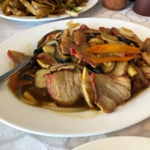 puerco con hongos chinos