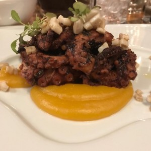 Pulpo con pure de Pixvae
