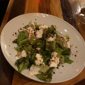 Ensalada con queso de cabra