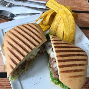 emparedado de ropa vieja