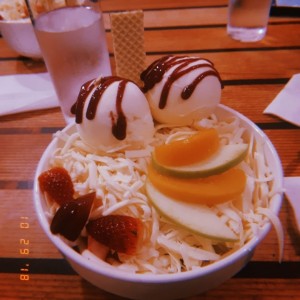 Ensala de frutas con helado