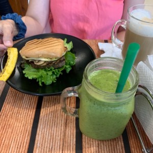 sandwich especial de lomo mas jugo explision citrica