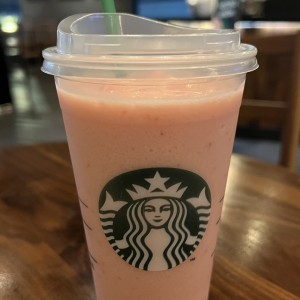 Frappe de yogourt con fresas