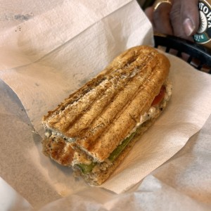 Sandwich pollo salad 
