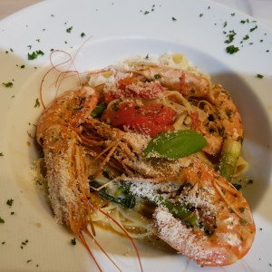 linguini sputino con langostinos