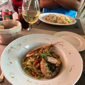 pasta de langostunos vino y cartocho
