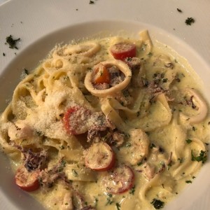 Fetuchini con frutos del mar
