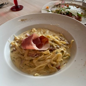 pasta con pollo y jamon serrano