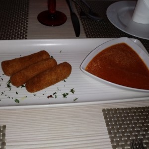 Dedos de queso y Salsa Marinara