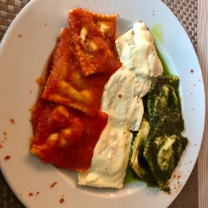 Raviolis de ricotta y espinaca al TRIO