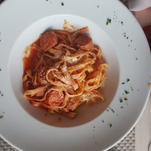 fetuccinni con salchicha