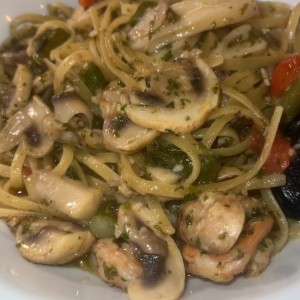 Linguini con mariscos al olio