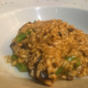 Risoto de hongos y esparragos