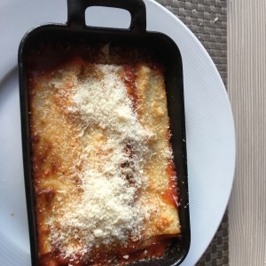 Canelones de Carne en salsa Pomodoro
