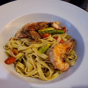 PASTA CON LANGOSTINOS