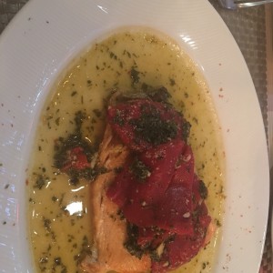 salmon a la parrilla con perejil y ajo