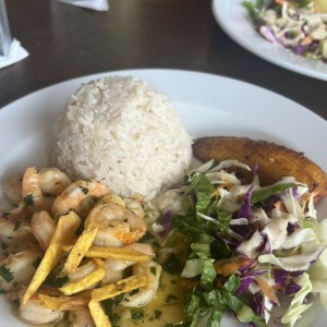 Camarones con albahaca