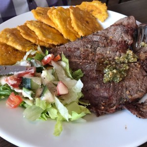 churrasco con patacones