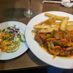 bistec picado con yuca