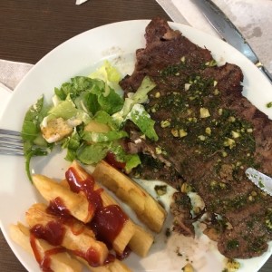Churrasco con yuca 